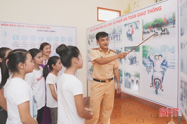 Truyền thông phòng chống tệ nạn ma túy, đảm bảo ATGT, PCCC tại huyện miền núi Hương Sơn