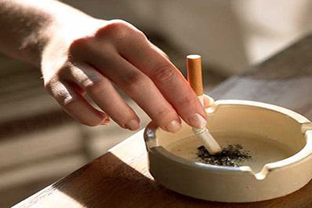 Hãy lên tiếng để “đẩy lùi” khói thuốc nơi công cộng!