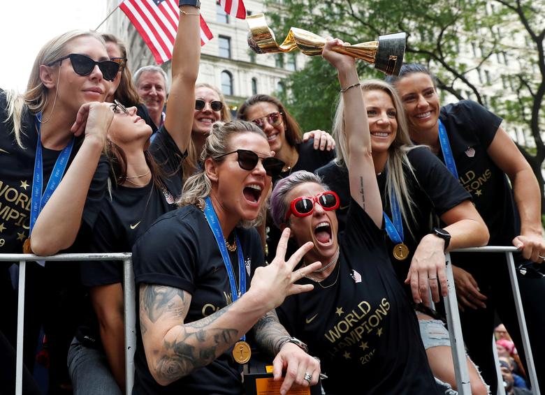 Tuyển nữ Mỹ diễu hành mừng chức vô địch World Cup 2019