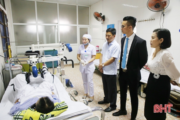 Vingroup hỗ trợ Bệnh viện Phục hồi chức năng Hà Tĩnh 1,6 tỷ đồng