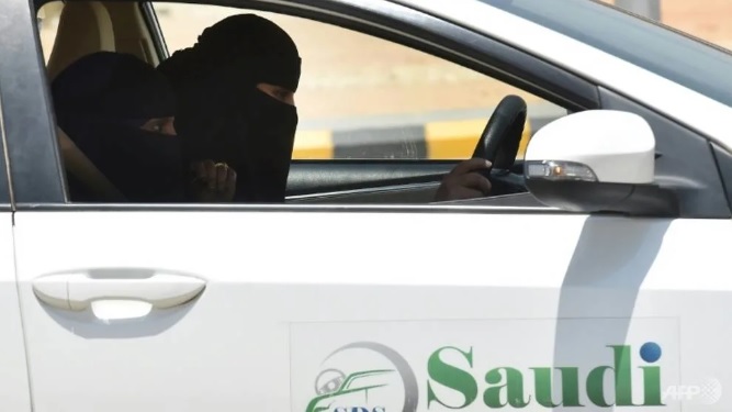 Saudi Arabia cho phép phụ nữ đi du lịch mà không cần sự chấp thuận của nam giới