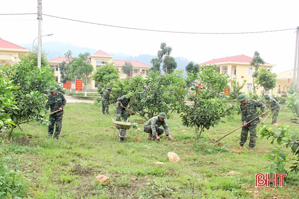 Những “nông dân” mặc áo lính trong lực lượng Biên phòng Hà Tĩnh