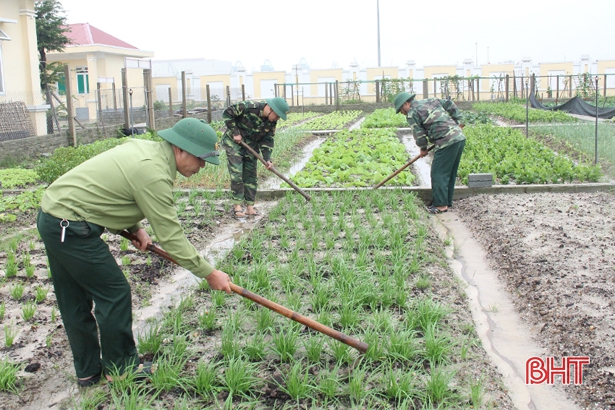 Những “nông dân” mặc áo lính trong lực lượng Biên phòng Hà Tĩnh
