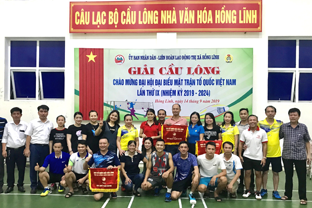 60 VĐV tranh tài Giải Cầu lông thị xã Hồng Lĩnh