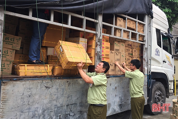 Hà Tĩnh thu giữ 2.880 sản phẩm thực phẩm chức năng, 300kg dược liệu nhập lậu