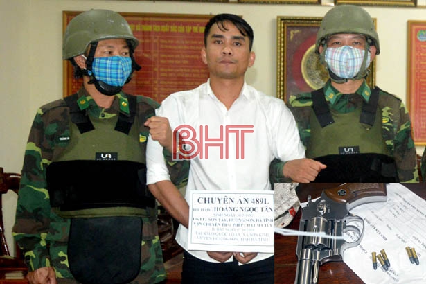 Bị bắt khi mang theo súng ngắn, vận chuyển 6 bánh heroin từ biên giới vào Hà Tĩnh