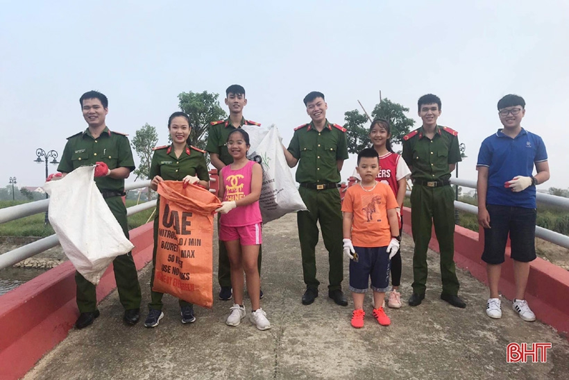 “Plogging - Chạy bộ nhặt rác” tại Hà Tĩnh