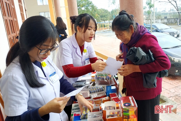 Formosa Hà Tĩnh phối hợp khám, cấp thuốc miễn phí cho hơn 200 người dân