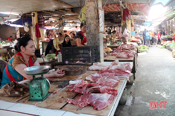 Thịt lợn giảm giá, sức mua vẫn “ì ạch” dù gần tết