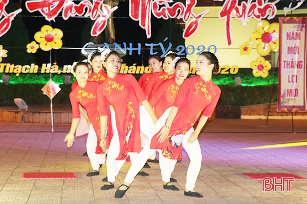 Các địa phương Hà Tĩnh tổ chức chương trình “Mùa Xuân dâng Đảng”