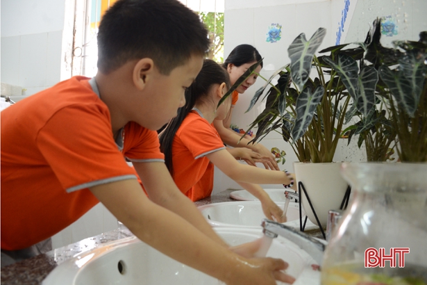 Phòng chống virus corona ở hơn 700 trường học Hà Tĩnh