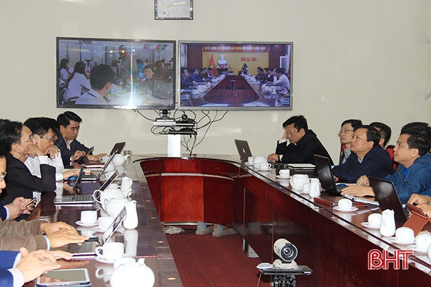 Thủ tướng Chính phủ Nguyễn Xuân Phúc: Cần tiếp tục nỗ lực để xây dựng chính phủ điện tử