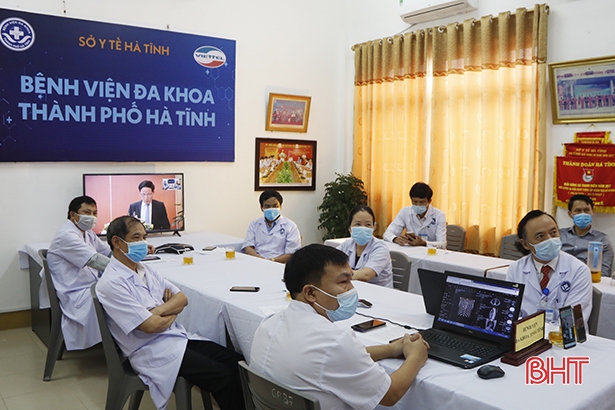 Bệnh viện Đại học Y Hà Nội điều trị từ xa cho bệnh nhân tại Hà Tĩnh