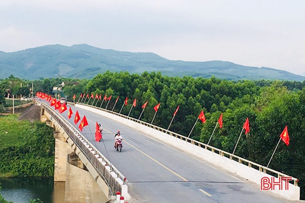 Phong trào thi đua “tiếp lửa” đại hội Đảng các cấp ở Hà Tĩnh