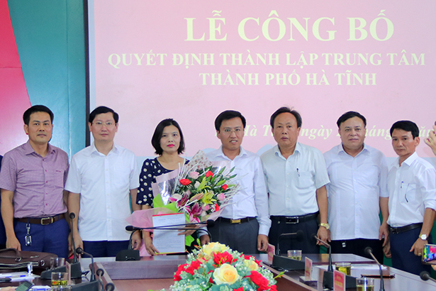 Công bố quyết định thành lập Trung tâm Y tế thành phố Hà Tĩnh