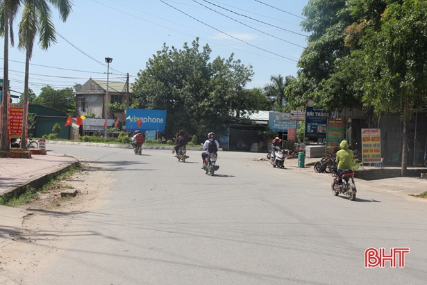 Nhiều tuyến đường ở Vũ Quang không có gờ giảm tốc, tiềm ẩn tai nạn giao thông