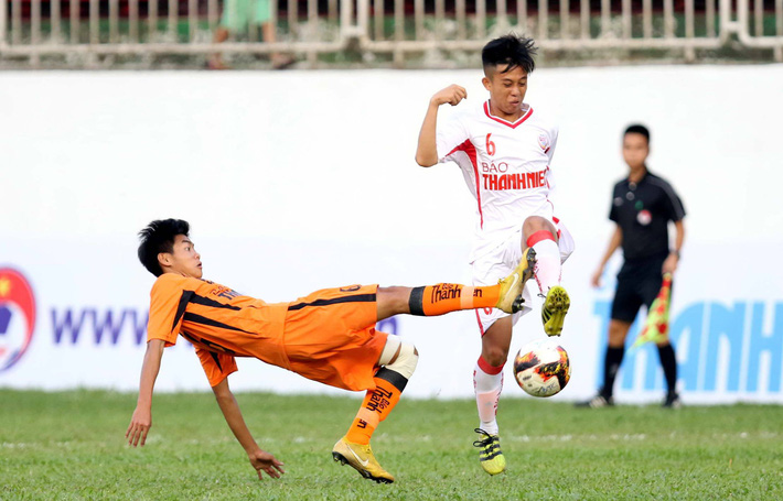 HLV Troussier gọi cầu thủ người Hà Tĩnh lên tuyển U19 Việt Nam