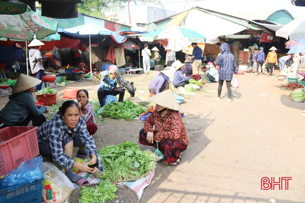 Thành phố Hà Tĩnh chính thức đóng cửa cổng chợ rau tại cầu Sở Rượu