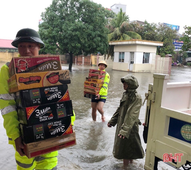 Không để bệnh nhân phải “thiếu ăn, thiếu thuốc” trong những ngày mưa lụt