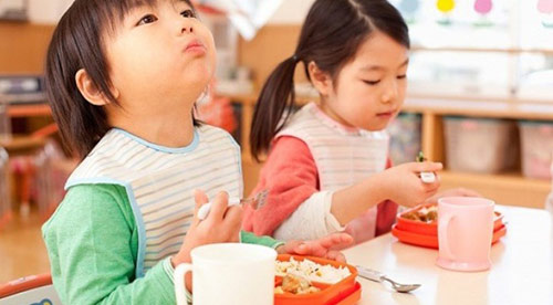 3 sai lầm khi cho con ăn sáng, gây hại sức khỏe của bé