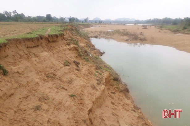 Bất lực nhìn sông Ngàn Sâu “nuốt” 40 sào đất nông nghiệp mỗi năm ở huyện miền núi Hà Tĩnh