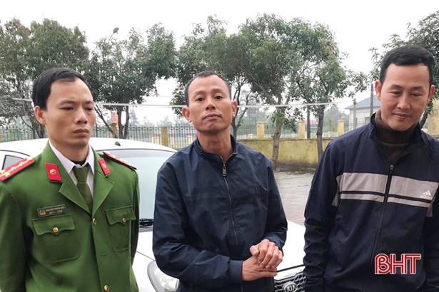 Công an Cẩm Xuyên bắt giữ các đối tượng dùng súng tự chế săn bắn chim trời