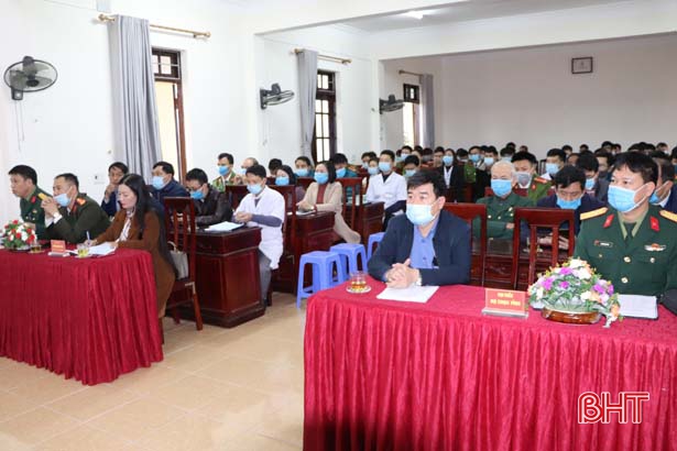 150 thanh niên Vũ Quang tham gia khám tuyển nghĩa vụ quân sự 
