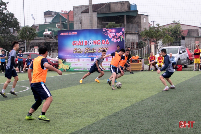 Khai mạc giải bóng đá Mobile Hà Tĩnh lần thứ 6