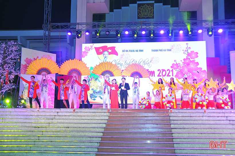 Thành phố Hà Tĩnh rộn ràng giai điệu chào mừng năm mới 2021 