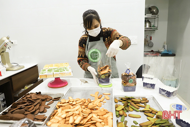 Dịch vụ thực phẩm handmade ở TP Hà Tĩnh “kín đơn” hàng tết