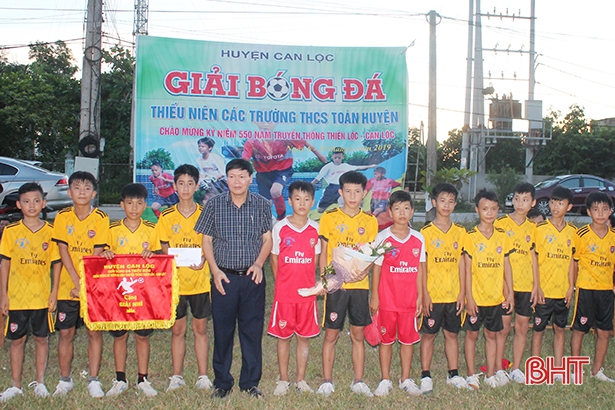 Trường THCS Vũ Diệm vô địch Giải Bóng đá thiếu niên toàn huyện Can Lộc