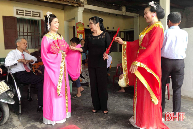 Vợ chồng nghệ nhân “giữ lửa” trò Kiều trên quê hương Đại thi hào Nguyễn Du