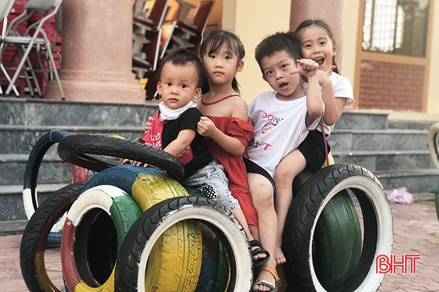 Tuổi trẻ Hà Tĩnh tái chế lốp xe cũ thành vật dụng hữu ích cho cộng đồng