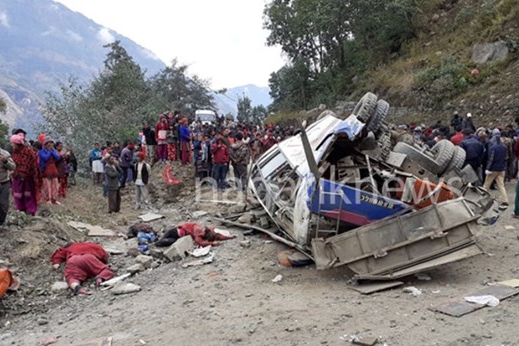 Tai nạn xe buýt thảm khốc ở Nepal, ít nhất 14 người thiệt mạng