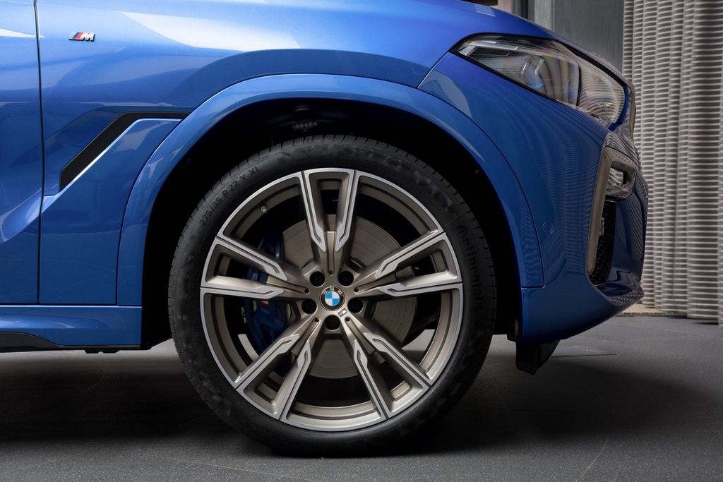 Chi tiết BMW X6 M50i phiên bản màu xanh Riverside Blue