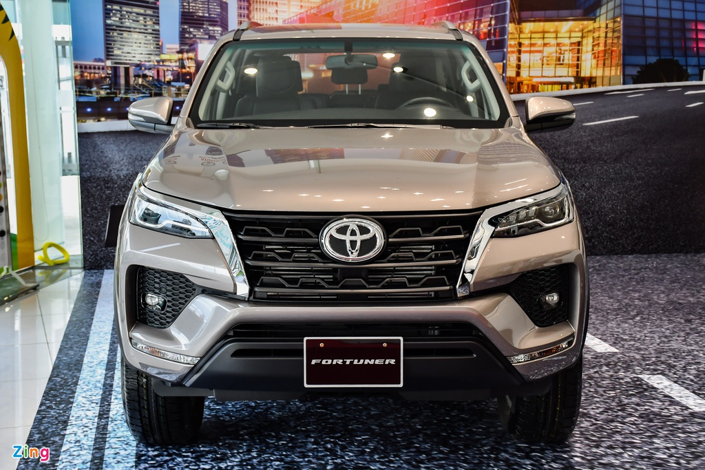 Chi tiết Toyota Fortuner 2021 tại Việt Nam