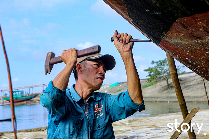 Lão ngư Hà Tĩnh hơn 30 năm “bắt bệnh” tàu thuyền