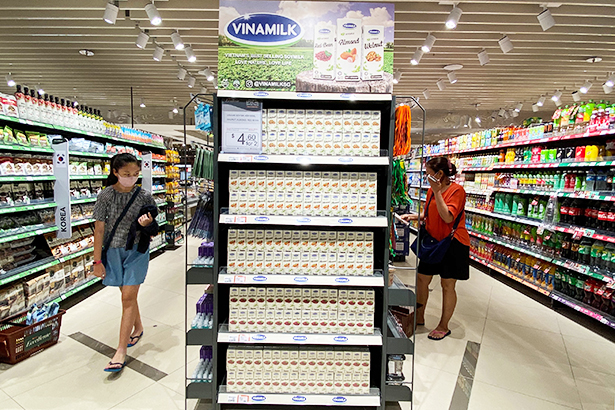 Sữa tươi tổ yến của Vinamilk xuất ngoại sang Singapore