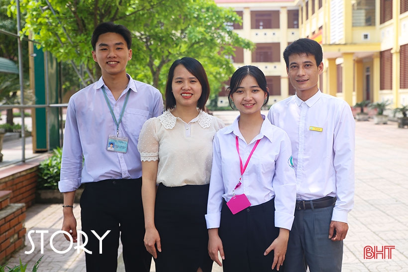 Hành trình nỗ lực của đội tuyển Tin học ở ngôi trường ven biển Hà Tĩnh