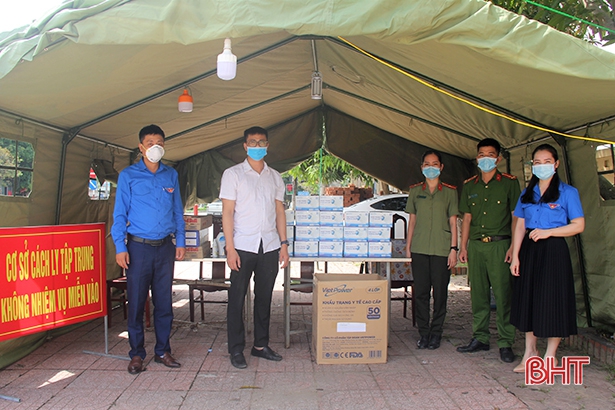 Hỗ trợ 25.000 chiếc khẩu trang y tế cho tuyến đầu chống dịch ở Thạch Hà