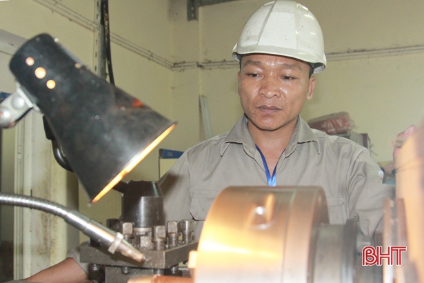 Công nhân thủy điện ham học hỏi, giỏi sản xuất ở Hà Tĩnh