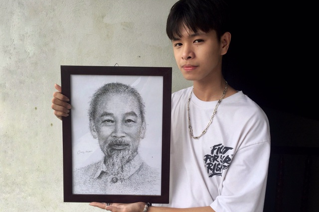 Nam sinh lớp 10 vẽ Bác Hồ bằng hàng triệu chữ “Việt Nam”