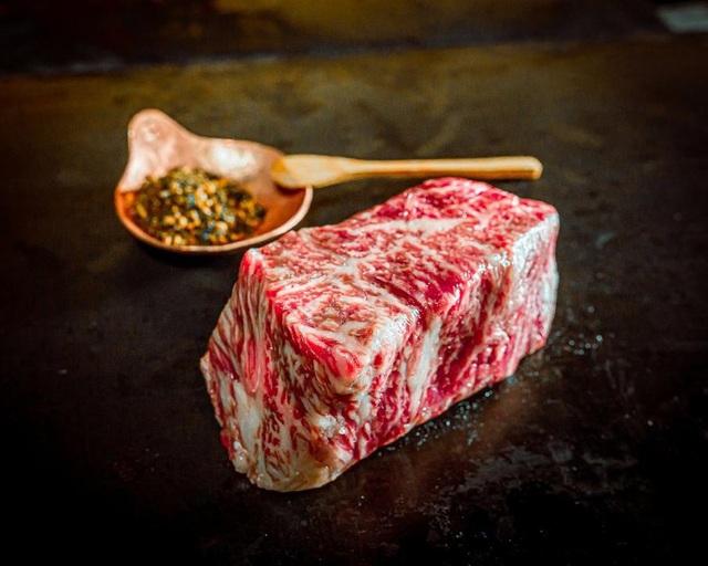 Thịt bò Wagyu hiếm nhất thế giới, giá gần 7 triệu đồng/miếng