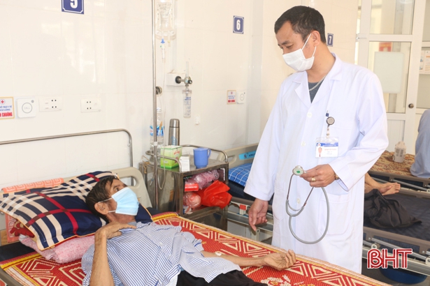 Hà Tĩnh: Hàng trăm bệnh nhân mắc bệnh phổi tắc nghẽn mãn tính nhập viện cấp cứu mỗi năm