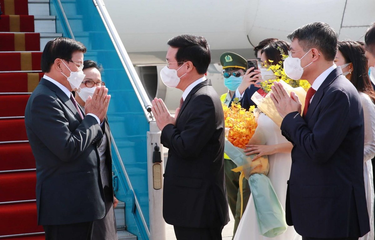 Tổng Bí thư, Chủ tịch nước Lào bắt đầu thăm hữu nghị chính thức Việt Nam
