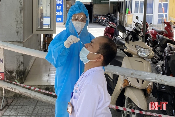 Coi sàng lọc Covid-19 tại các cơ sở khám chữa bệnh ở Hà Tĩnh như tại cộng đồng