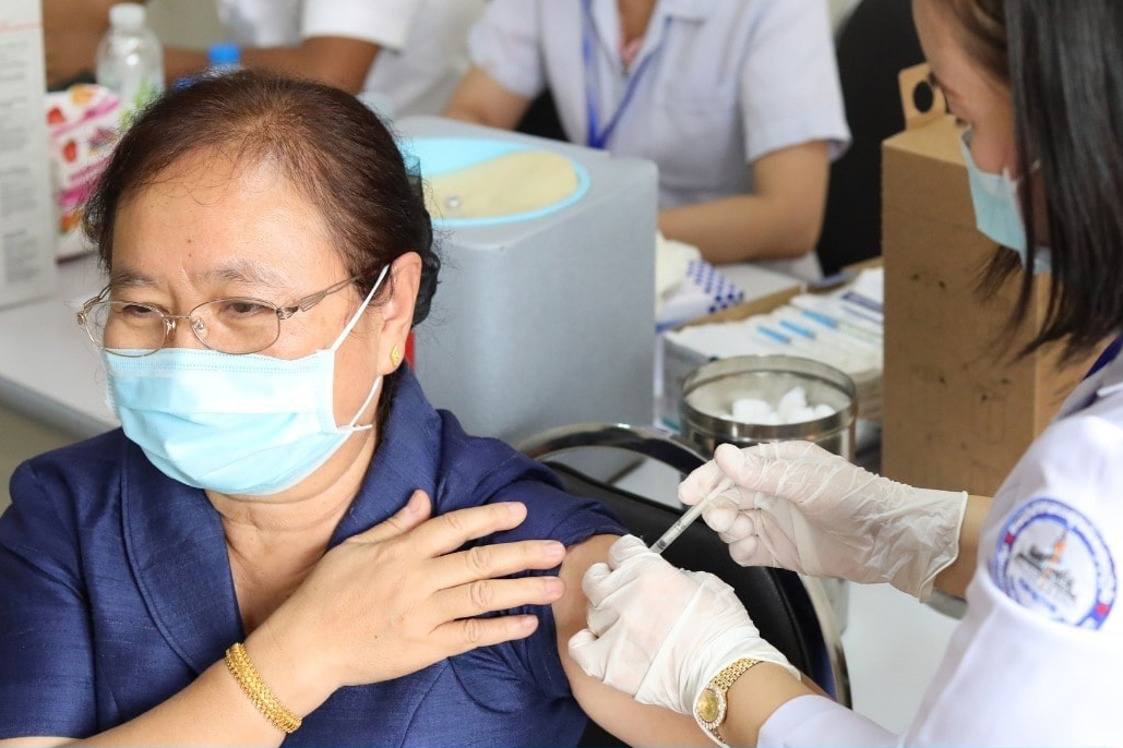 Hơn 20% dân số Lào đã được tiêm ít nhất một liều vaccine ngừa Covid-19