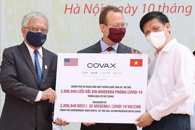 Ngoại giao vaccine - sứ mệnh đưa nguồn vaccine quý giá về Việt Nam