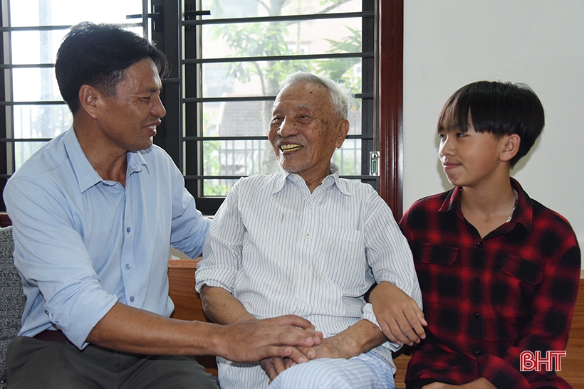 Đảng viên 72 năm tuổi Đảng tự hào kể chuyện 3 lần được gặp Bác Hồ