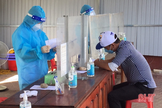 Hơn 2.000 cán bộ, cộng tác viên dân số Hà Tĩnh tích cực tham gia phòng dịch COVID-19